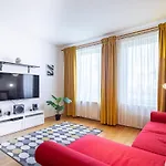 Sunny Apartament